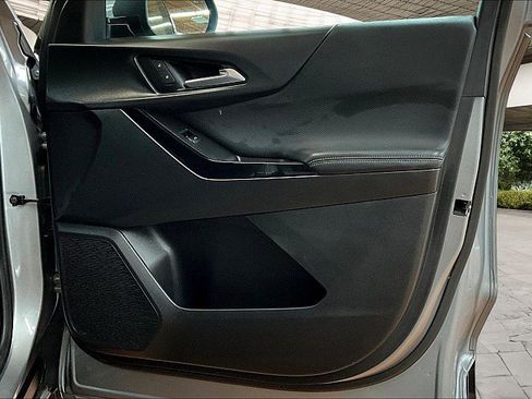 Used 2025 Chevrolet Equinox LT w/ Convenience Package II image 17