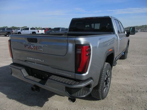 New 2026 GMC Sierra 3500 Denali w/ Denali Reserve Package AWD/4WD image 5