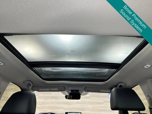Used 2025 Honda Pilot Elite image 4