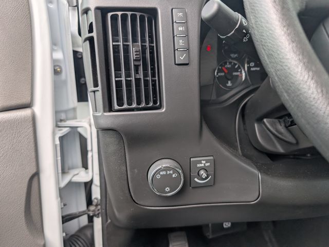 Used 2025 Chevrolet Express 3500 LT w/ LT Preferred Equipment Group RWD image 13
