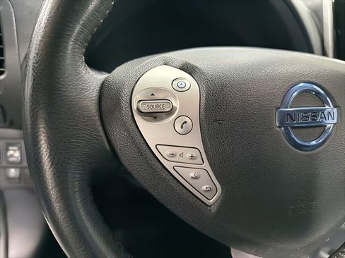 Used 2013 Nissan Leaf SV w/ Premium Pkg FWD image 17