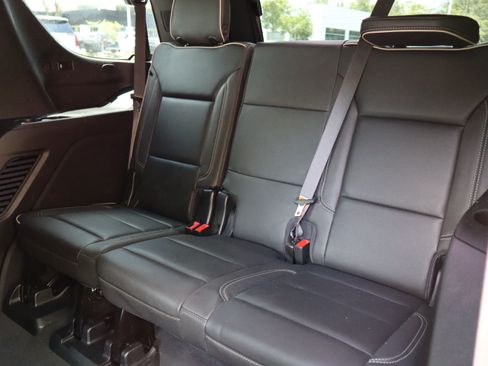 Used 2023 GMC Yukon SLT RWD image 56