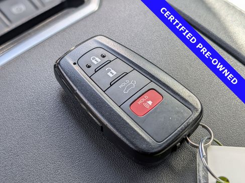 Used 2023 Toyota Highlander XLE image 35