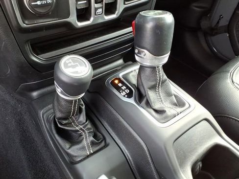 Used 2021 Jeep Wrangler Unlimited Sahara image 15