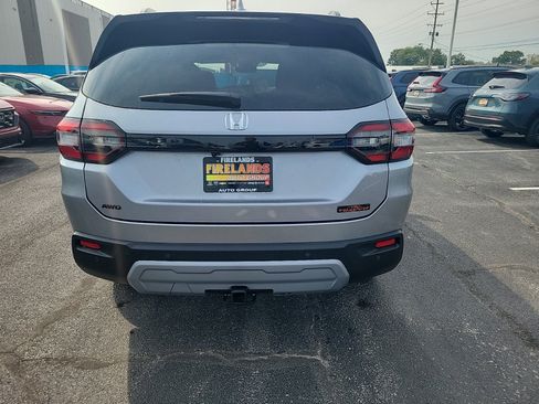 New 2025 Honda Pilot TrailSport image 5