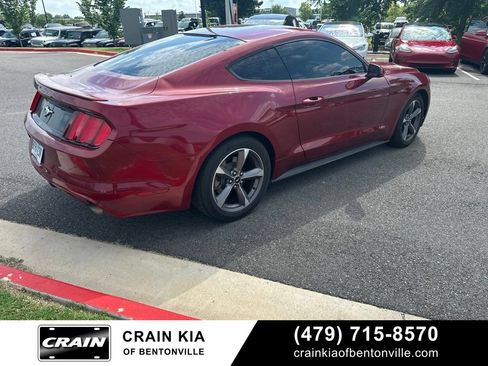 Used 2017 Ford Mustang Coupe RWD image 5