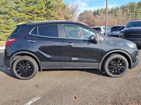 Used 2022 Buick Encore Preferred image 7