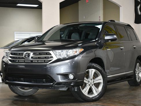 Used 2011 Toyota Highlander Limited w/ Tow Pkg image 4
