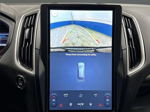 Used 2024 Ford Edge SEL image 9