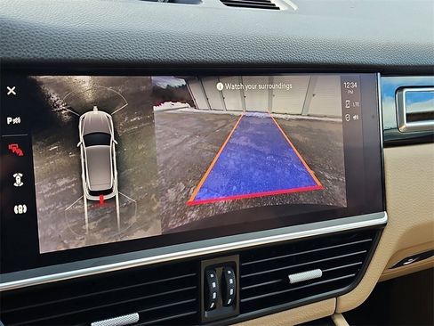 Certified 2022 Porsche Cayenne image 17