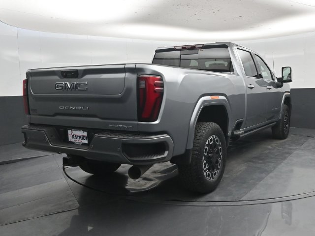 Used 2025 GMC Sierra 3500 Denali Ultimate AWD/4WD image 3