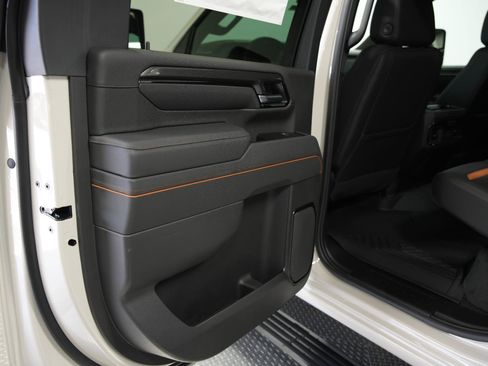 New 2026 GMC Sierra 2500 AT4 w/ AT4 Premium Plus Package AWD/4WD image 21
