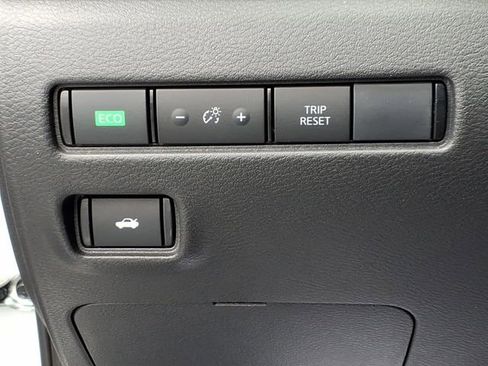 Used 2025 Nissan Sentra SV w/ Trunk Package FWD image 31