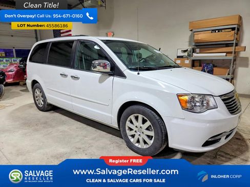 Used 2016 Chrysler Town & Country LX image 5