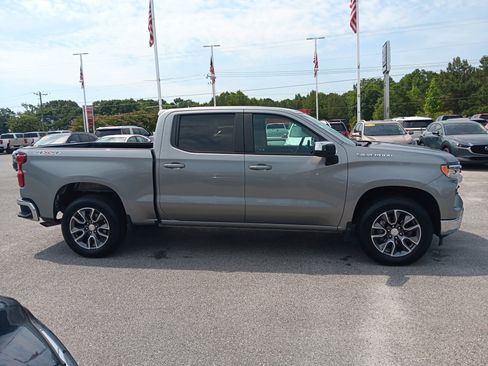 Used 2023 Chevrolet Silverado 1500 LT AWD/4WD image 5