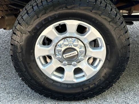 Used 2023 Ford F250 XLT w/ FX4 Off-Road Package image 11