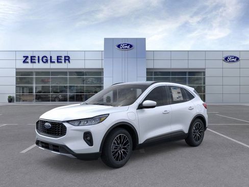 New 2025 Ford Escape SE w/ Class II Trailer Tow Package image 1