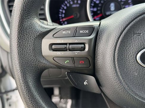 Used 2015 Kia Optima LX image 9