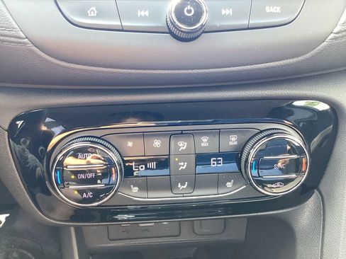 Used 2023 Buick Encore GX Select w/ Sport Touring Package AWD/4WD image 28