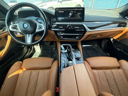 Used 2023 BMW 530e w/ M Sport Package RWD image 41