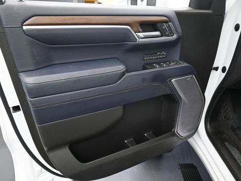 Used 2022 Chevrolet Silverado 1500 High Country image 17