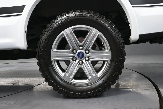 Used 2019 Ford F150 XLT w/ Equipment Group 302A Luxury AWD/4WD image 10