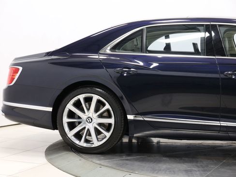 Used 2020 Bentley Flying Spur W12 image 90