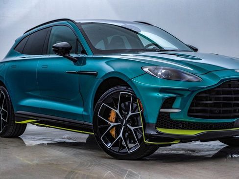 Used 2025 Aston Martin DBX 707 image 2