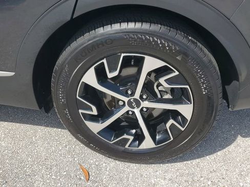Certified 2024 Kia Sportage EX image 5
