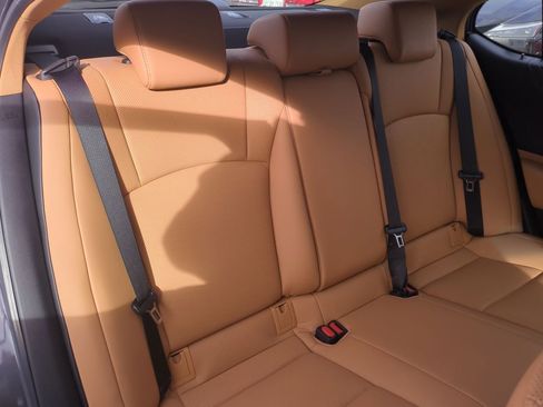 Certified 2025 Lexus ES 300h w/ Premium Package image 33