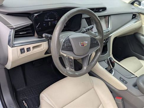 Used 2019 Cadillac XT5 Premium Luxury w/ Driver Assist Package image 10