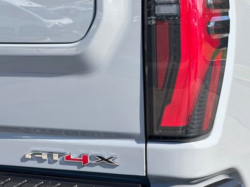 Certified 2025 GMC Sierra 2500 AT4X image 28