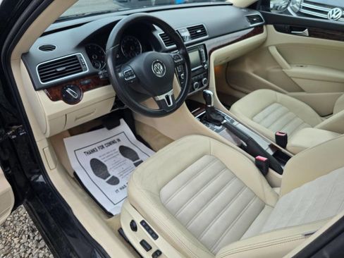 Used 2012 Volkswagen Passat 3.6 SEL Premium image 21