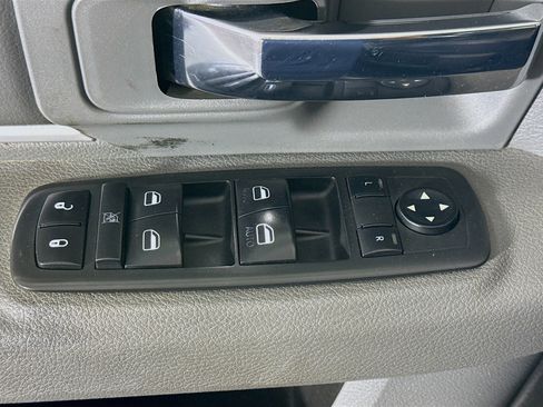 Used 2018 RAM 1500 Classic SLT w/ SLT Plus D￩cor Group image 23