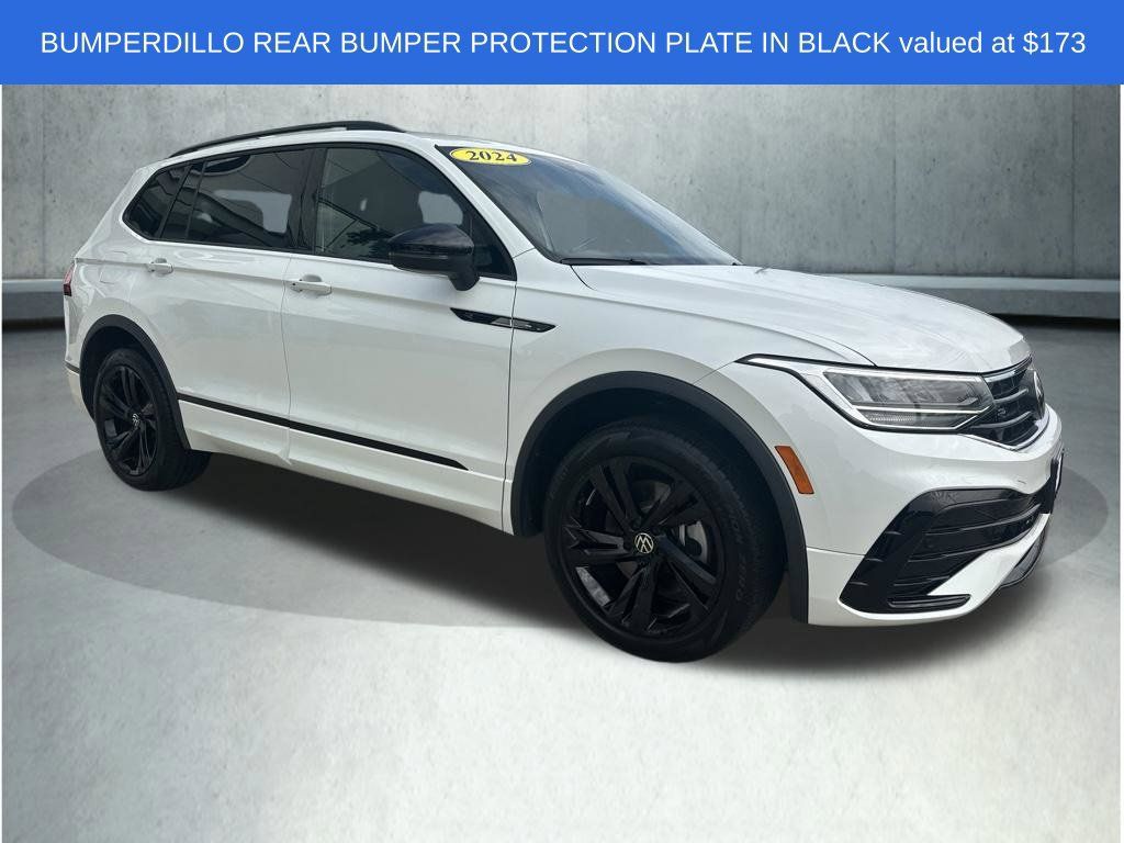 Used 2024 Volkswagen Tiguan SE R-Line AWD/4WD image 9