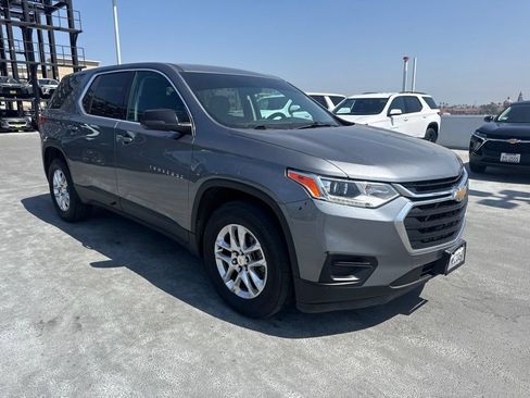 Used 2021 Chevrolet Traverse LS FWD image 2