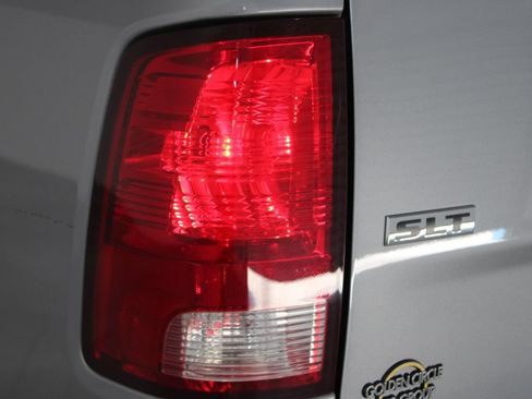 Used 2024 RAM 1500 Classic SLT AWD/4WD image 46