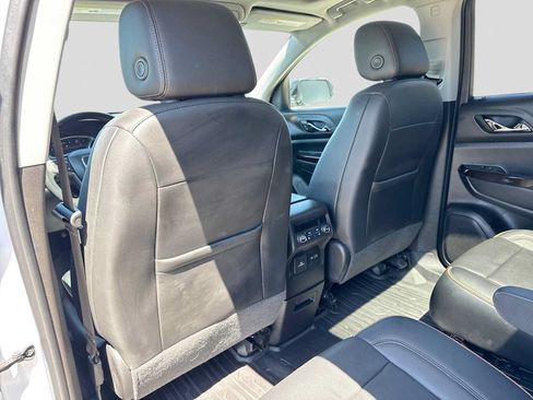 Used 2022 GMC Acadia AT4 w/ Preferred Package AWD/4WD image 17