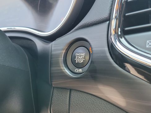 Used 2021 Jeep Grand Cherokee Laredo X image 28