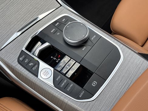 Certified 2025 BMW 330i Sedan RWD image 26