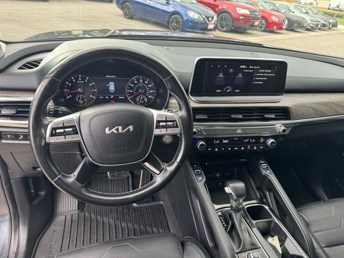 Used 2022 Kia Telluride SX w/ SX Prestige Package AWD/4WD image 3