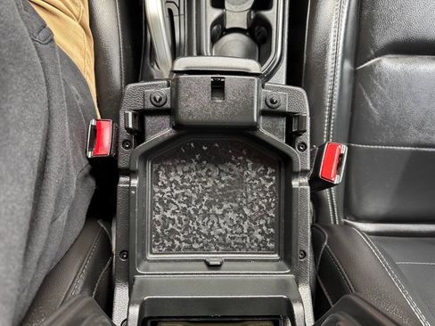 Used 2021 Jeep Wrangler Unlimited Sahara AWD/4WD image 33