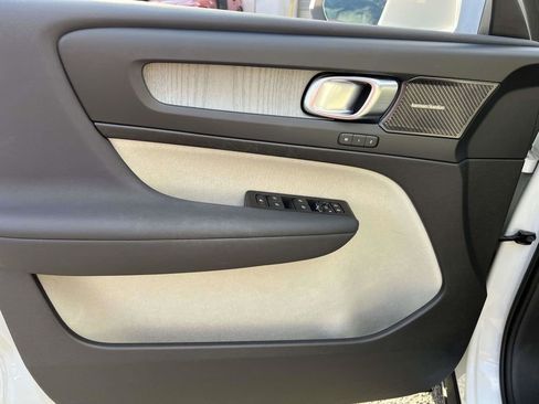 Used 2023 Volvo XC40 B5 Ultimate w/ Climate Package image 21