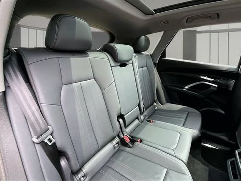 Used 2025 Audi Q5 Premium w/ Convenience Package AWD/4WD image 25