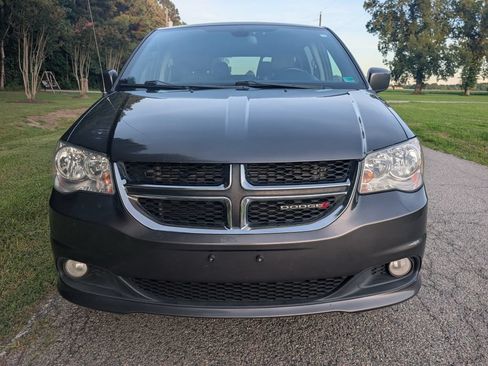 Used 2020 Dodge Grand Caravan SXT FWD image 8