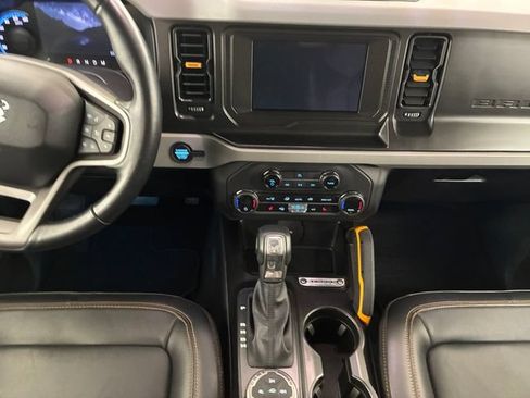 Used 2023 Ford Bronco Badlands w/ Sasquatch Package AWD/4WD image 21