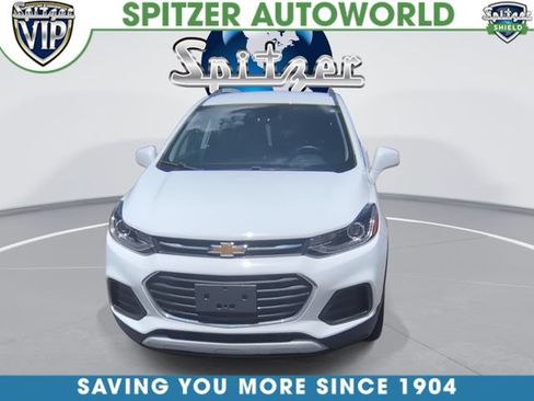 Used 2019 Chevrolet Trax LT w/ LT Convenience Package FWD image 3