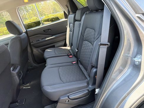 Used 2024 Nissan Pathfinder S AWD/4WD image 20