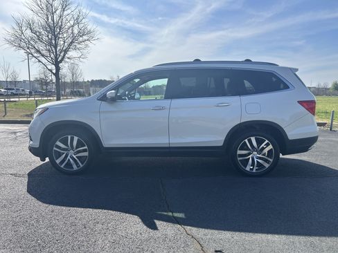 Used 2017 Honda Pilot Elite image 6