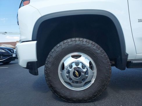 Used 2022 Chevrolet Silverado 3500 High Country image 16